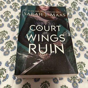 A Court of Wings and Ruin Book